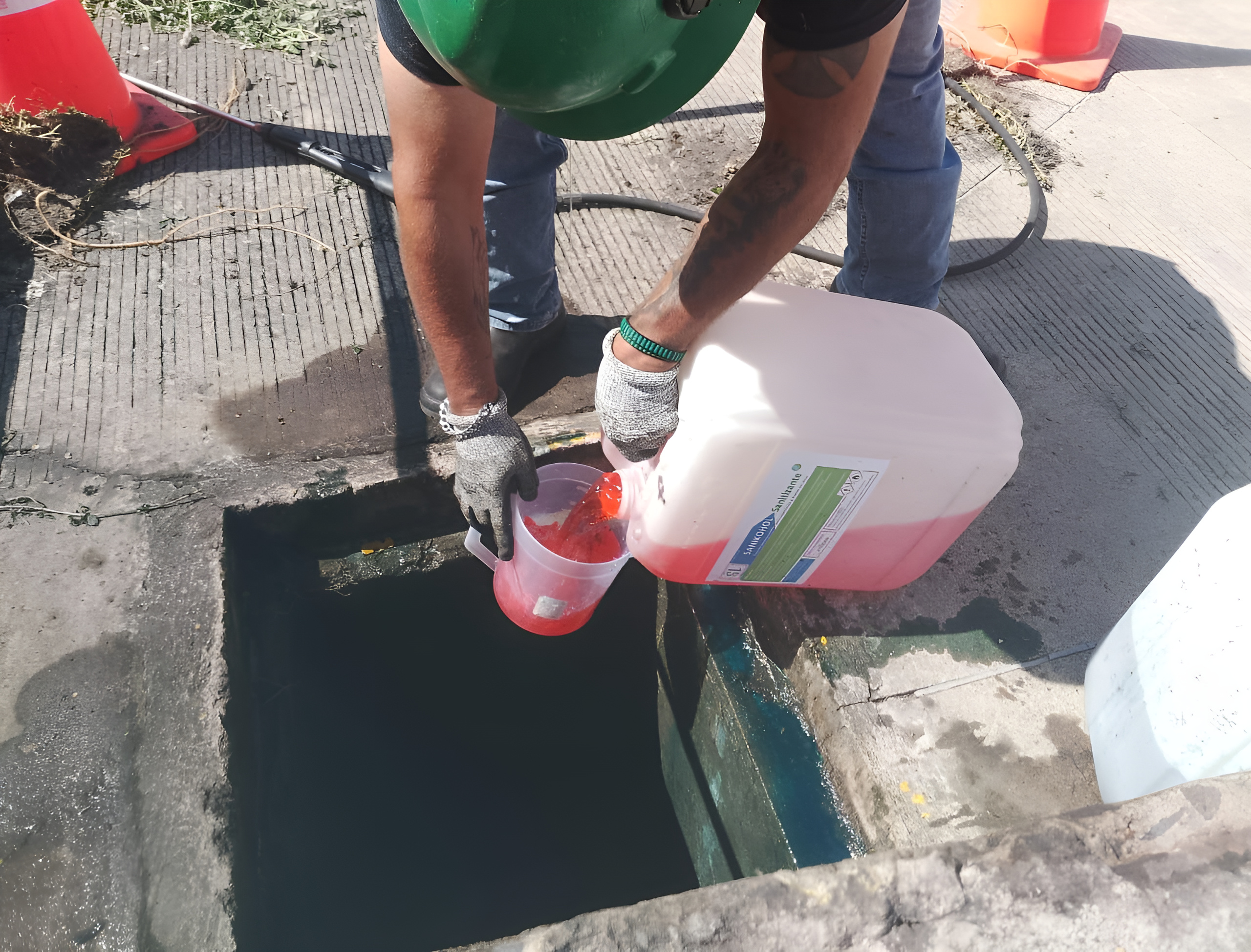 Aplicación de químico — obra civil